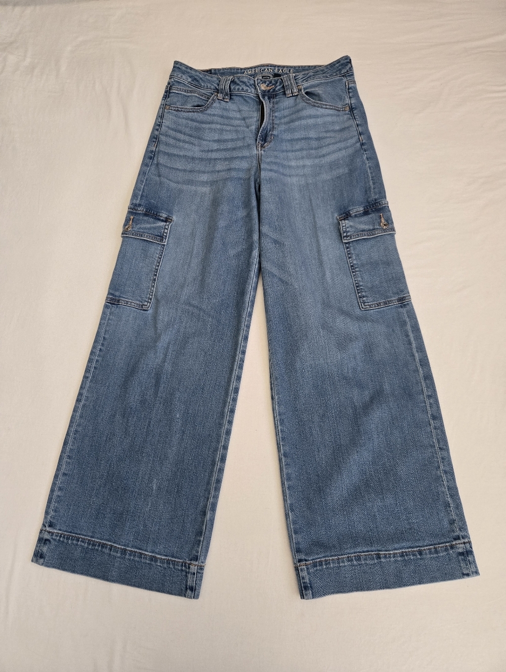 American Eagle Super High Rise Baggy Wide Leg Jeans Cargo Pockets Blue Size 10